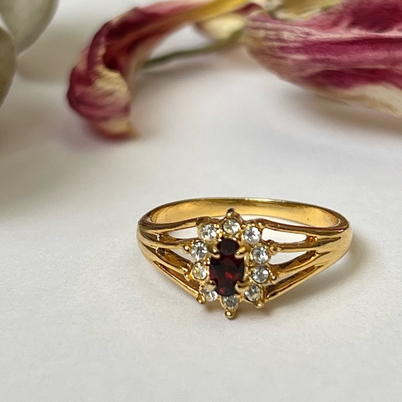 Vintage imitation Ruby and Diamond Ring - Picture 6 of 6